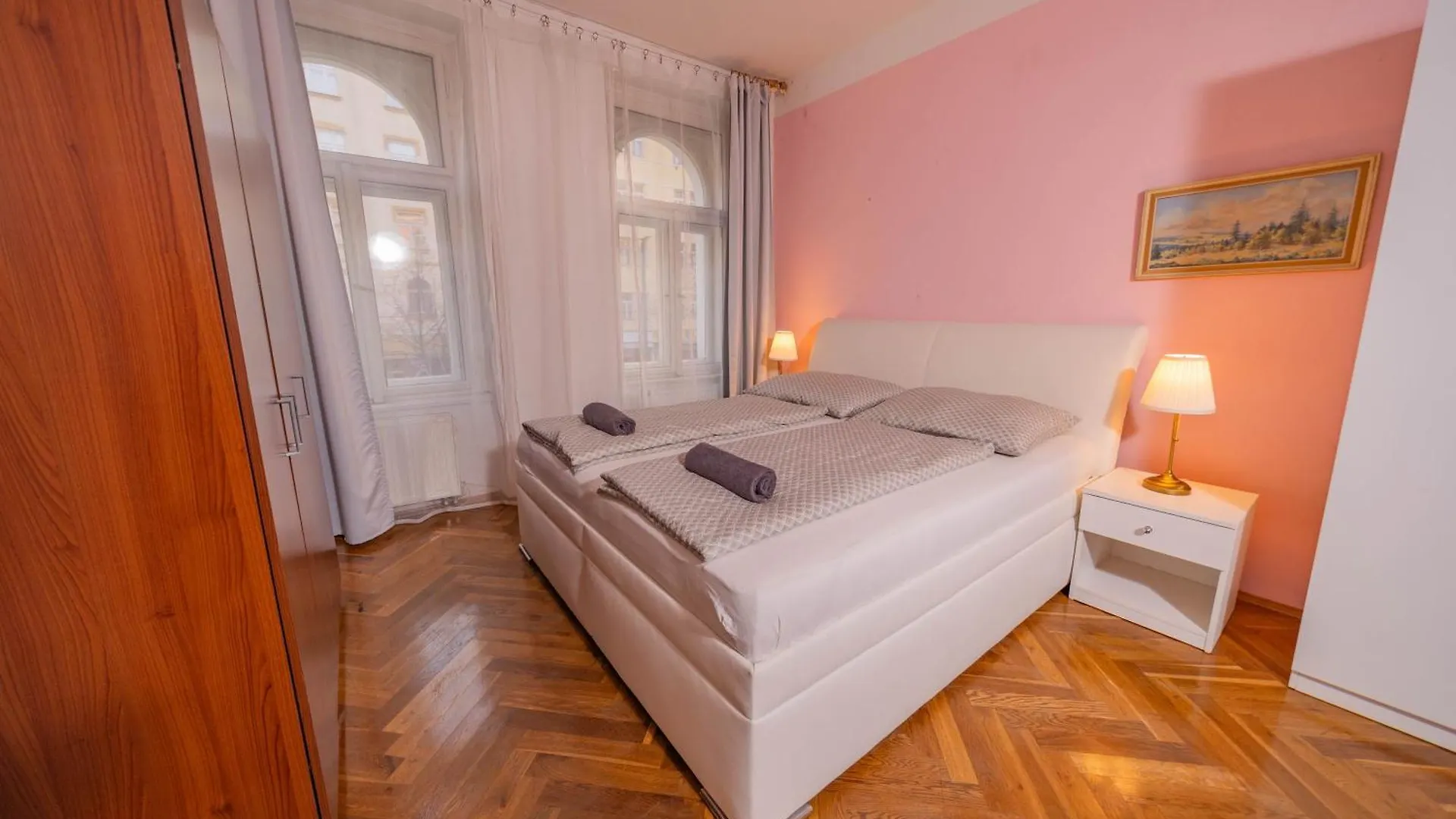 1 Bob'S Apartment - 2 Bedrooms And Living Room Prága